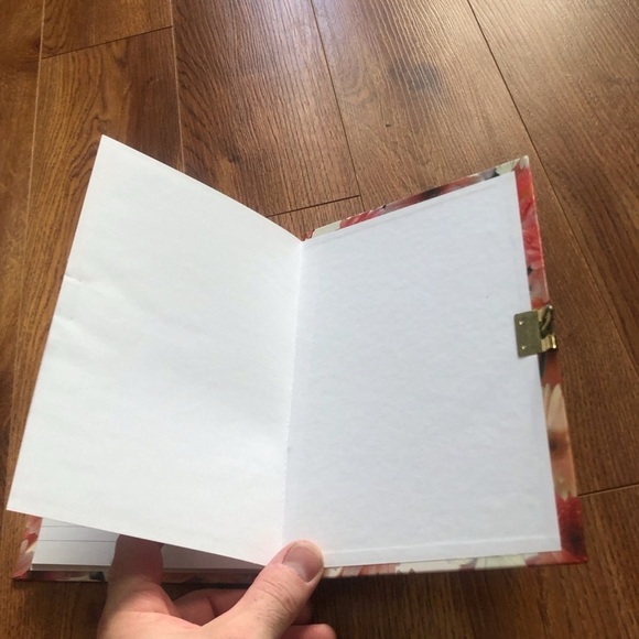 Floral Gerber Daisy locking journal - Picture 5 of 5